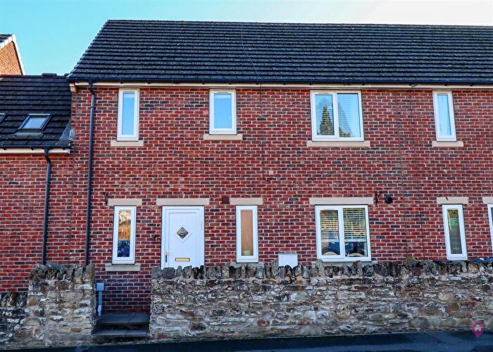 3 Bedroom Terraced House To Rent In School Street, Mosborough, S20