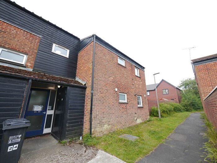 1 Bedroom Flat To Rent In Howe Dell, Hatfield, AL10