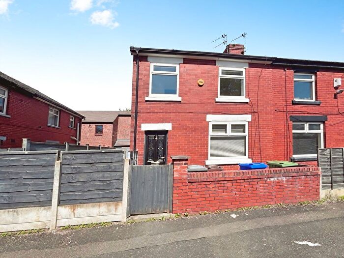 3 Bedroom Semi-Detached House For Sale In Taylor Street, Radcliffe, Manchester, Greater Manchester, M26