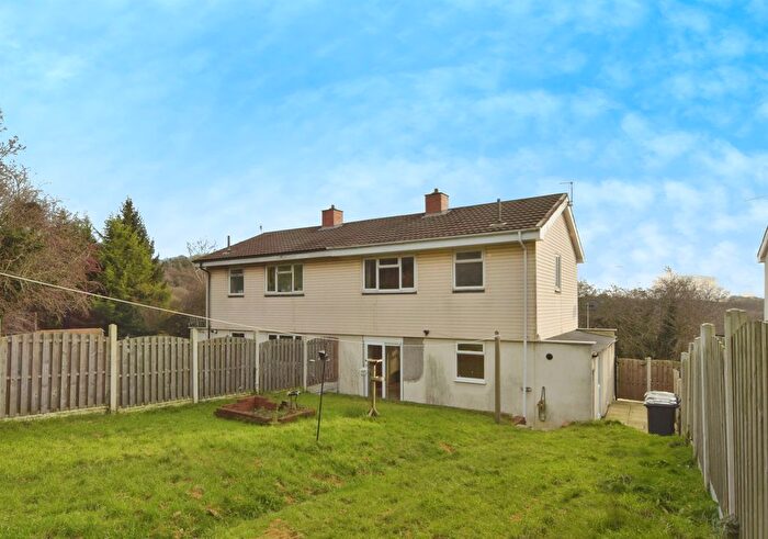 3 Bedroom Semi-detached House For Sale In Brierley Road, Unstone, Dronfield, S18