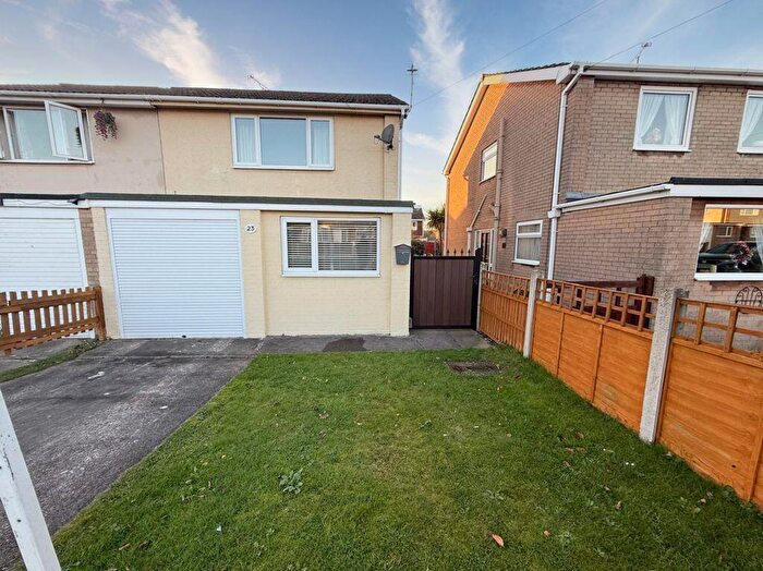 3 Bedroom Semi-Detached House For Sale In Whitfield Road, Scunthorpe, DN17