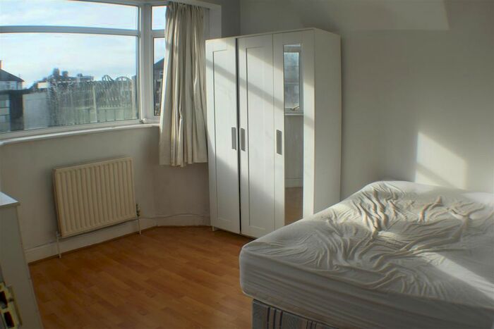 1 Bedroom Flat To Rent In Richmond Crescent, London, N9