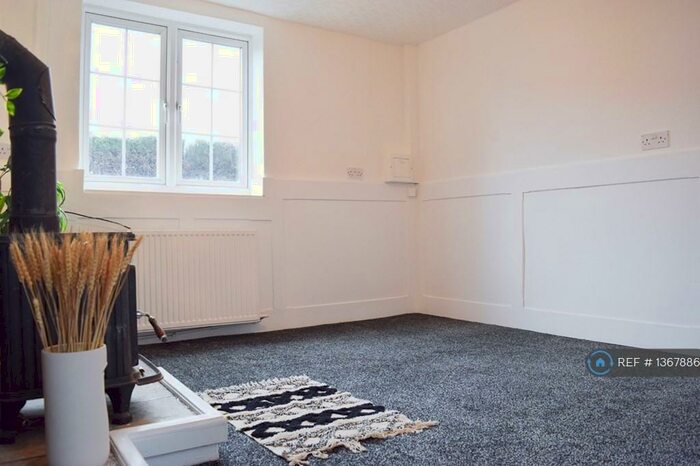 1 Bedroom Semi-Detached House To Rent In Kettlebridge Lane, East Halton, Immingham, DN40