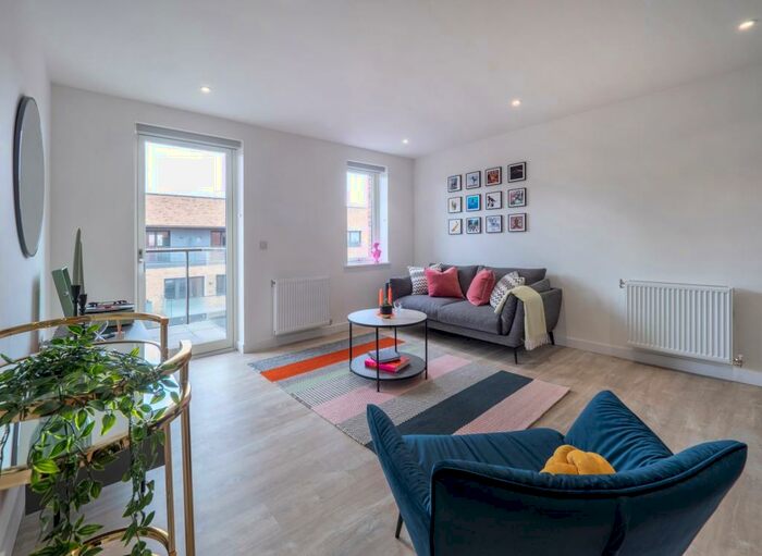 2 Bedroom Apartment To Rent In Queens Road, Peckham, SE15