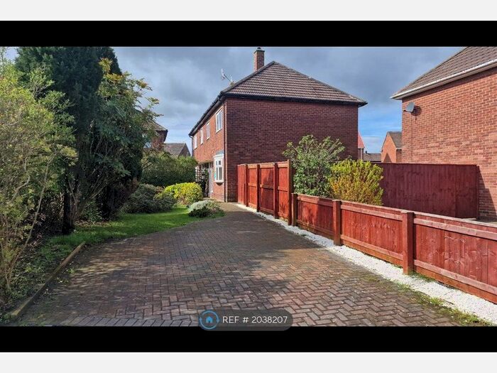 3 Bedroom Semi-Detached House To Rent In Clyde Avenue, Hebburn, NE31