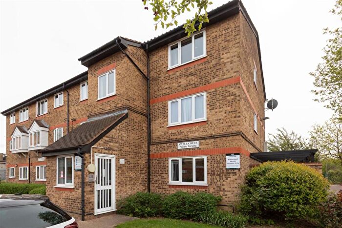 1 Bedroom Flat For Sale In Gandhi Close, Walthamstow, E17