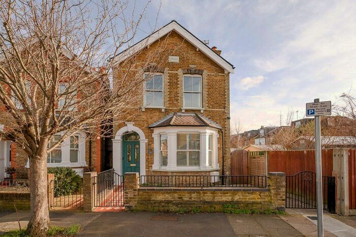 5 Bedroom Detached House To Rent In Dinton Road, Kingston Upon Thames, KT2