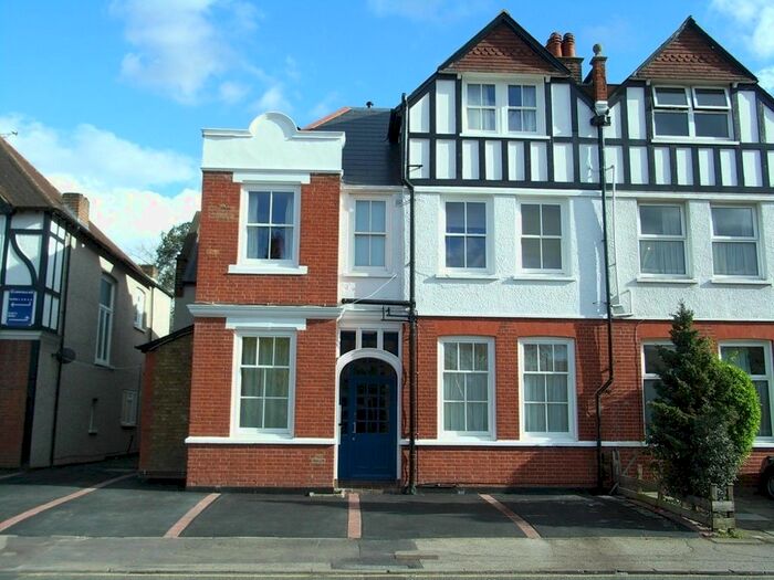 1 Bedroom Flat To Rent In Lingfield Avenue, Kingston Upon Thames, KT1