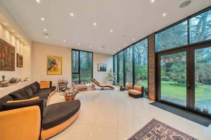 5 Bedroom Detached House To Rent In Stanmore, Harrow, HA7