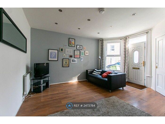 4 Bedroom Semi-Detached House To Rent In New Street, Cheltenham, GL50