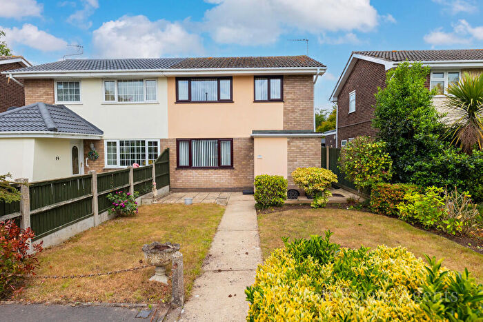 3 Bedroom Semi Detached House For Sale In Middlestone Close, Gorleston, NR31
