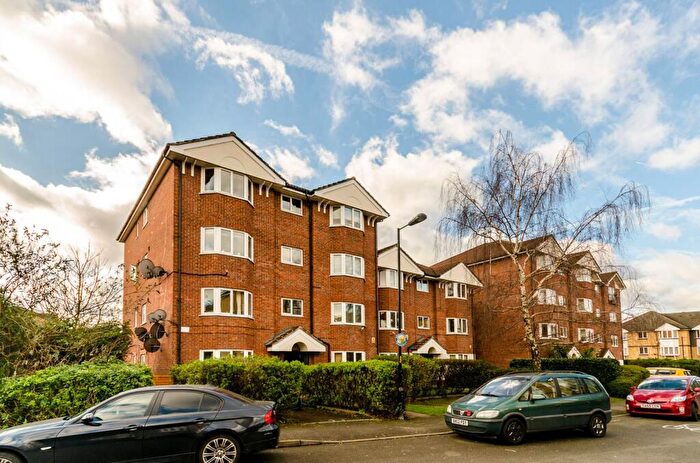 2 Bedroom Maisonette To Rent In Rossetti Road, South Bermondsey, London, SE16