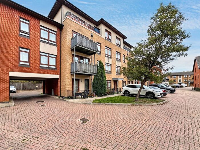 2 Bedroom Flat For Sale In Atlas Crescent, Edgware, HA8