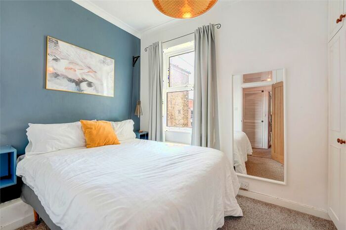 1 Bedroom Property To Rent In Beauchamp Road, London, SW11