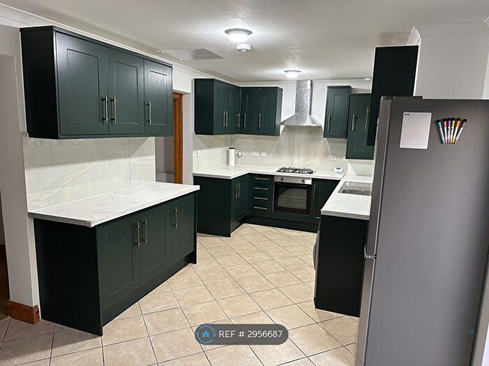 1 Bedroom Flat To Rent In Upper Sutton Lane, Hounslow, TW5