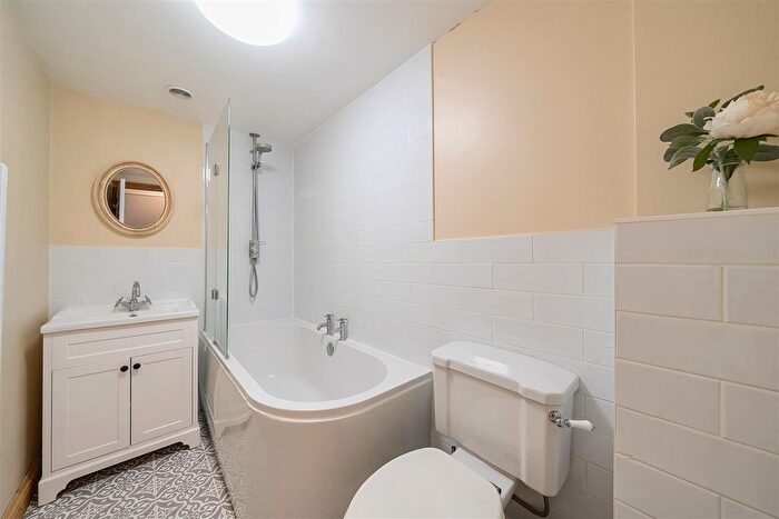 1 Bedroom Equestrian Property For Sale In Sellindge, Kent, TN25