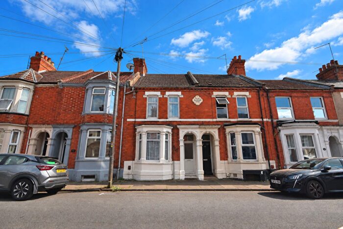3 Bedroom Terraced House For Sale In Derby Road, Northampton, NN1