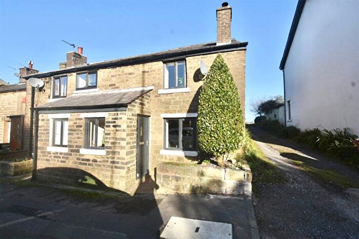 2 Bedroom End Of Terrace House For Sale In Haslingden Road, Guide, Blackburn, Lancashire, BB1