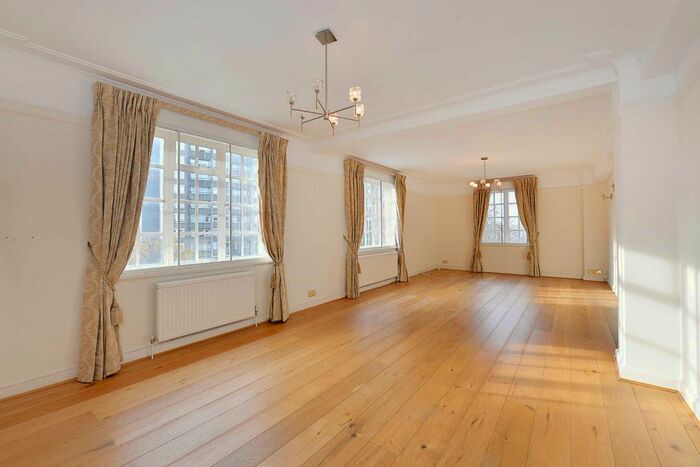 4 Bedroom Flat To Rent In Cropthorne Court, Maida Vale, London, W9