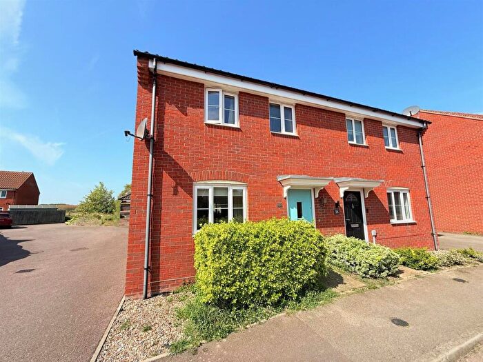 3 Bedroom Semi-Detached House For Sale In Aspen Road, Caister-on-Sea, NR30