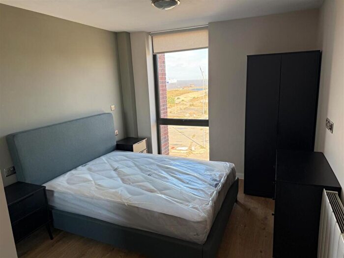 2 Bedroom Flat To Rent In Jesse Hartley Way, Liverpool, L3