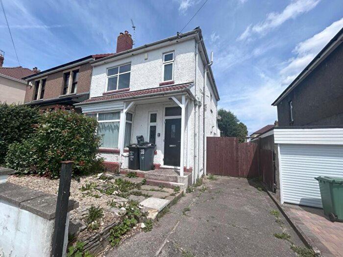 4 Bedroom Semi-Detached House To Rent In Court Road, Horfield, Bristol, BS7