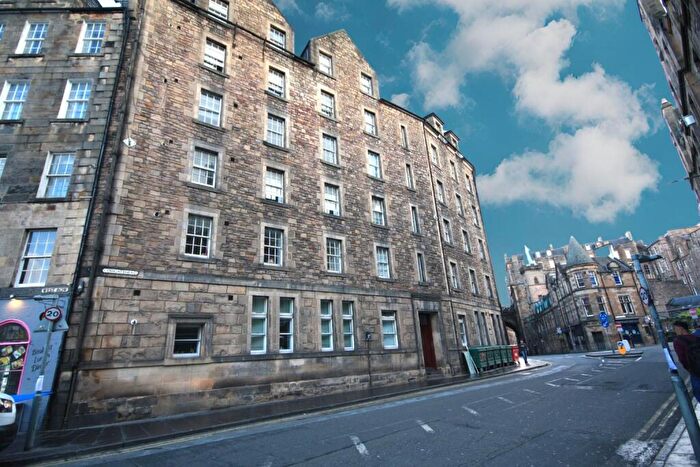 3 Bedroom Flat To Rent In Cowgatehead, Cowgate, Edinburgh, EH1