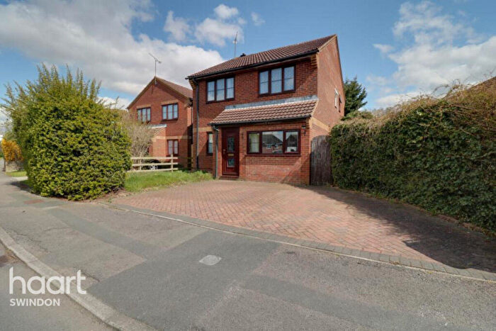 3 Bedroom Detached House To Rent In Ramleaze Drive, Swindon, SN5