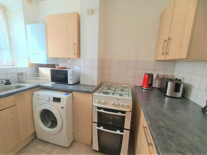 2 Bedroom Flat To Rent In Welland Street, Greenwich, London, SE10