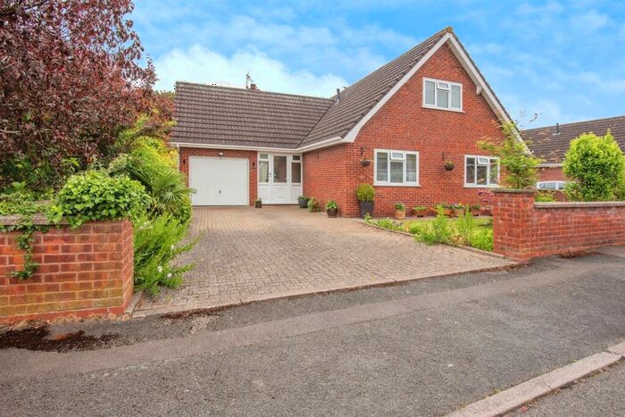 4 Bedroom Detached Bungalow For Sale In Yew Tree Gardens, Hereford, HR4