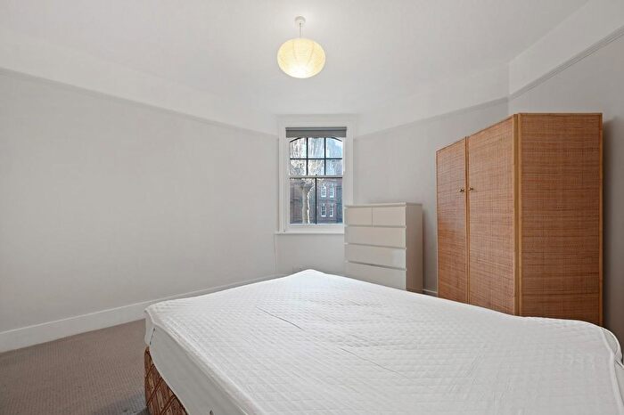 3 Bedroom Flat To Rent In Johnson Mansions, Queens Club Gardens, W14