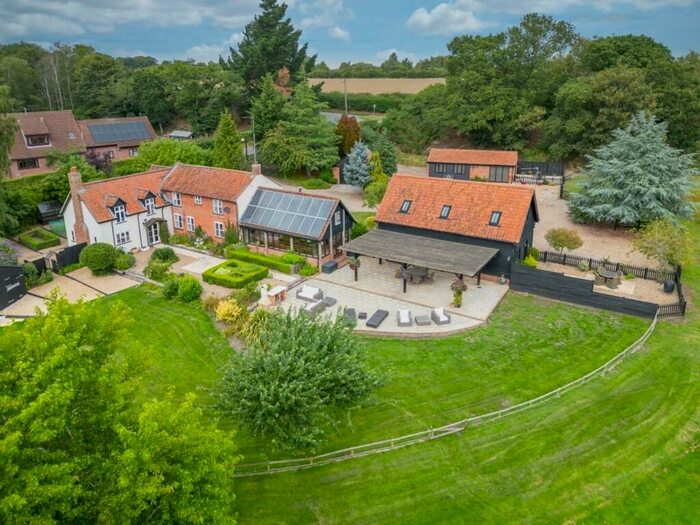 4 Bedroom Detached House For Sale In Aldeby Road, Haddiscoe, NR14