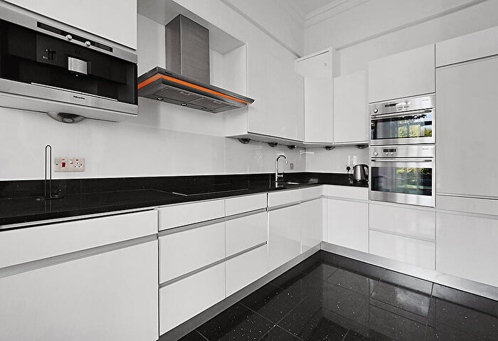 2 Bedroom Apartment To Rent In Redcliffe Square, SW10