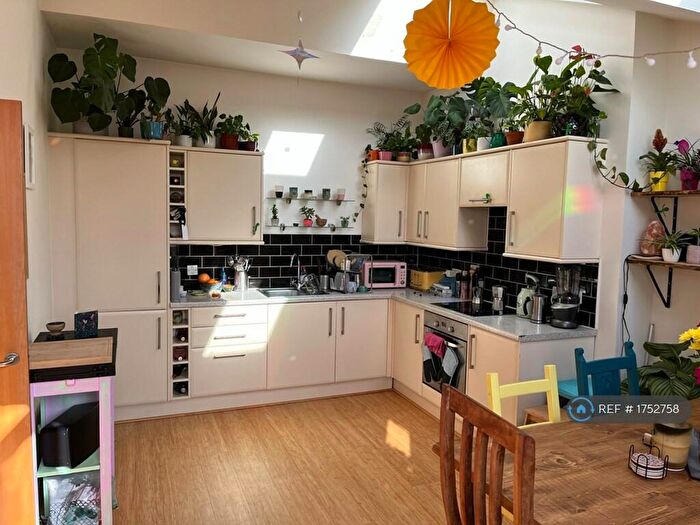 2 Bedroom Flat To Rent In Vestry Hall, Bristol, BS5