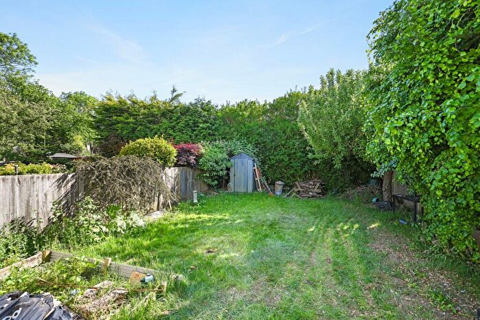 4 Bedroom Semi-Detached House To Rent In Coulsdon Road, Caterham, CR3