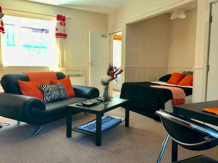 Studio To Rent In Cumberland Court, LS6