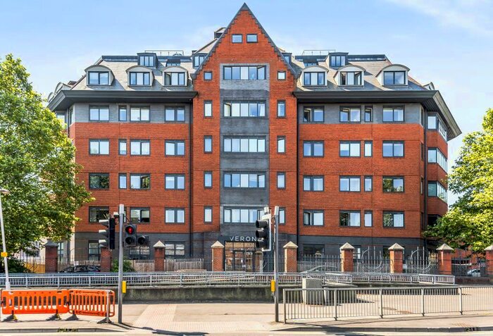 2 Bedroom Apartment To Rent In Verona Apartments, Slough, SL1