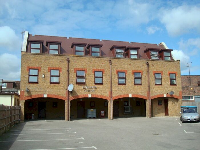 2 Bedroom Flat To Rent In Foksville Road, Canvey Island, SS8