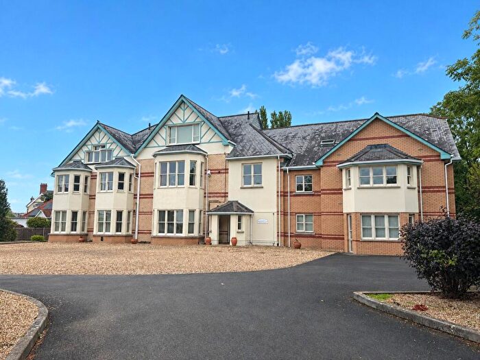 1 Bedroom Apartment For Sale In Fortescue Road, Barnstaple, Devon, EX32