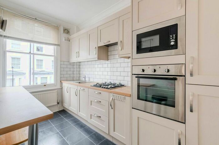 1 Bedroom Flat To Rent In Kempson Road, Moore Park Estate, London, SW6
