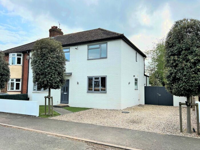 4 Bedroom Semi-Detached House To Rent In Wootton Road, Abingdon-On-Thames, Oxfordshire, OX14