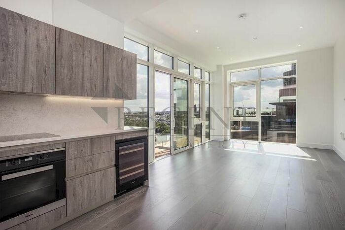 2 Bedroom Flat To Rent In Discovery House, Juniper Drive, SW18