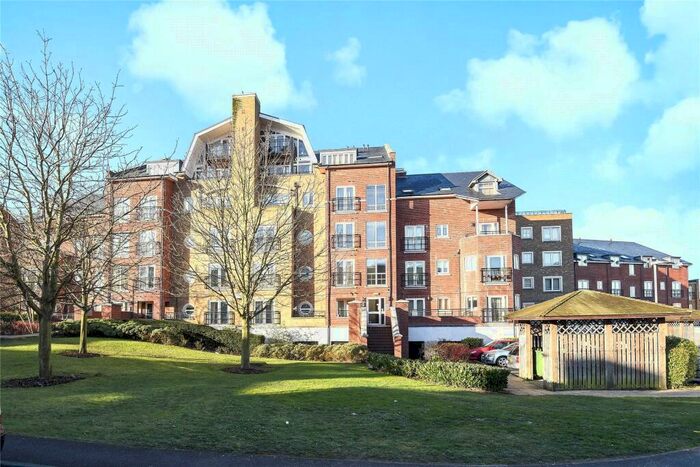 2 Bedroom Apartment To Rent In Aveley House, Iliffe Close, Reading, Berkshire, RG1