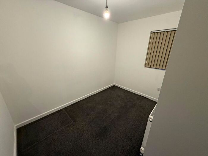 3 Bedroom Flat To Rent In Butts, Coventry, CV1