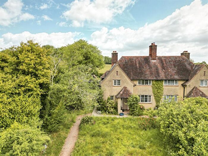 3 Bedroom Semi-Detached House To Rent In West Woodyates, Salisbury, SP5