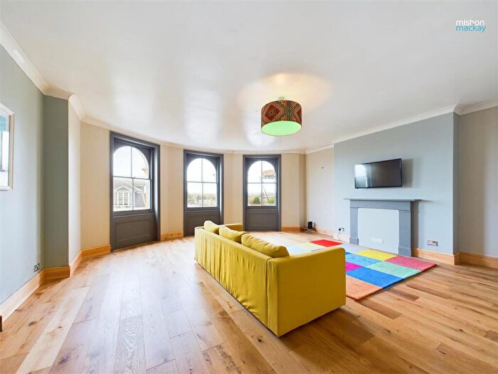 2 Bedroom Flat To Rent In Denmark Terrace, Brighton, East Sussex, BN1