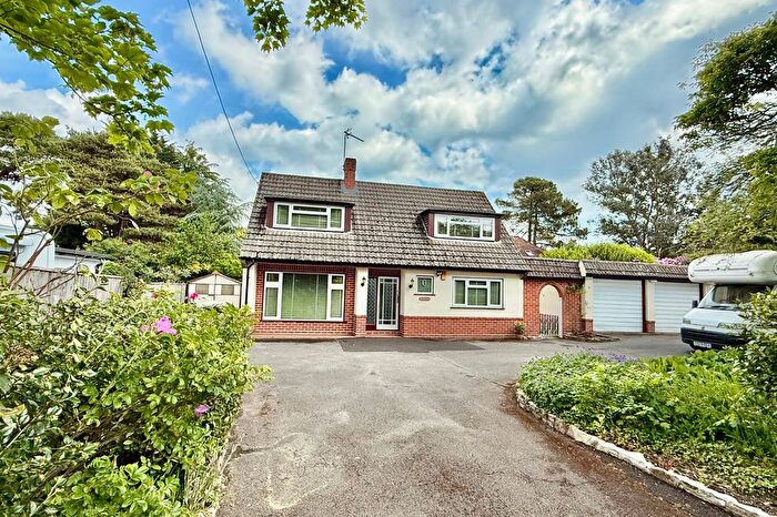 4 Bedroom Detached House For Sale In St. Leonards, BH24