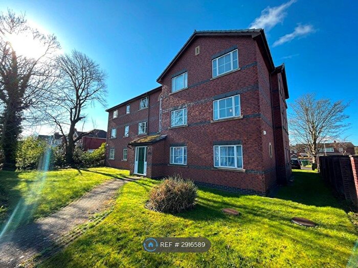 2 Bedroom Flat To Rent In Offerton, Stockport, SK2