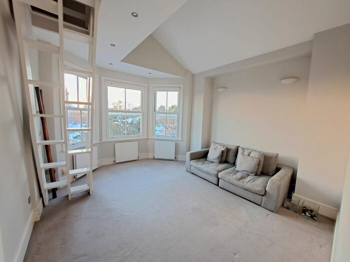 2 Bedroom Flat To Rent In Fox Lane, London, N13