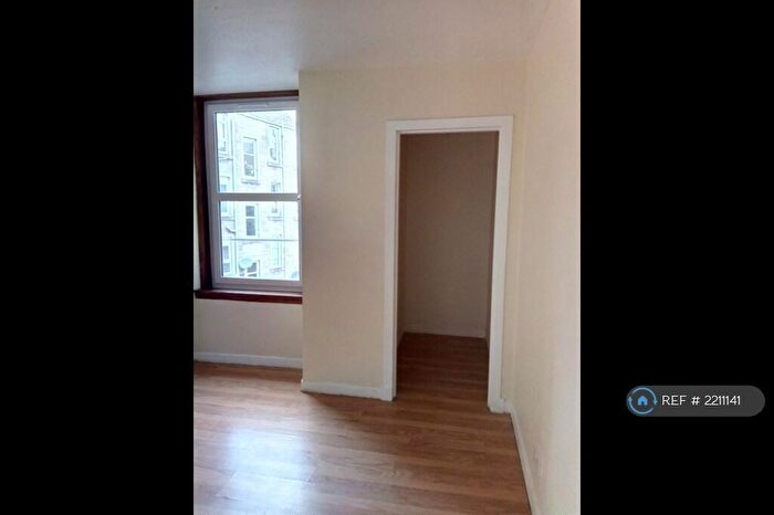3 Bedroom Flat To Rent In Balmore Street, Dundee, DD4